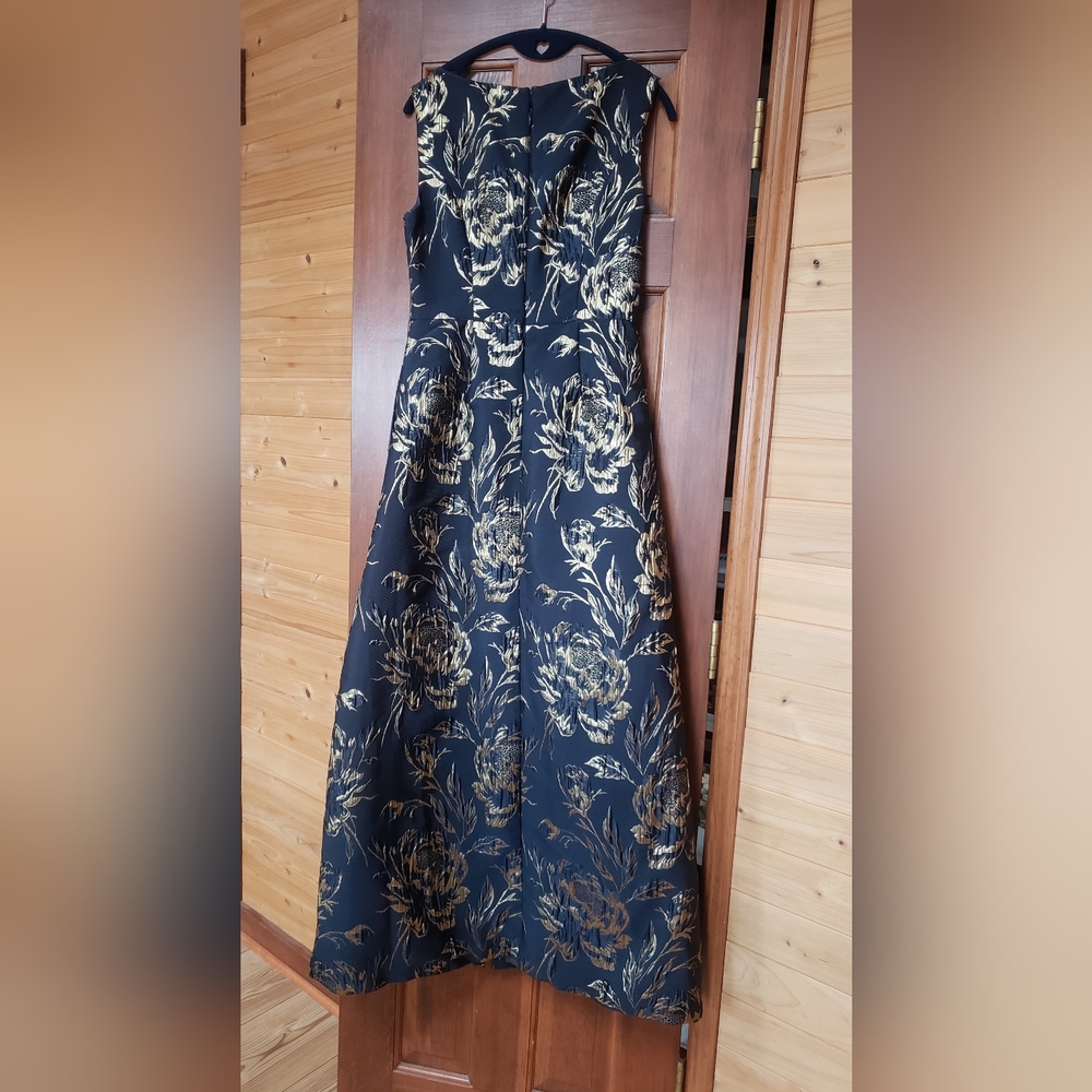 Kay Unger Sterling Gown size 4